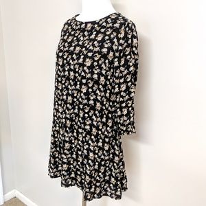 Forever 21 Floral Print Keyhole Shift Dress